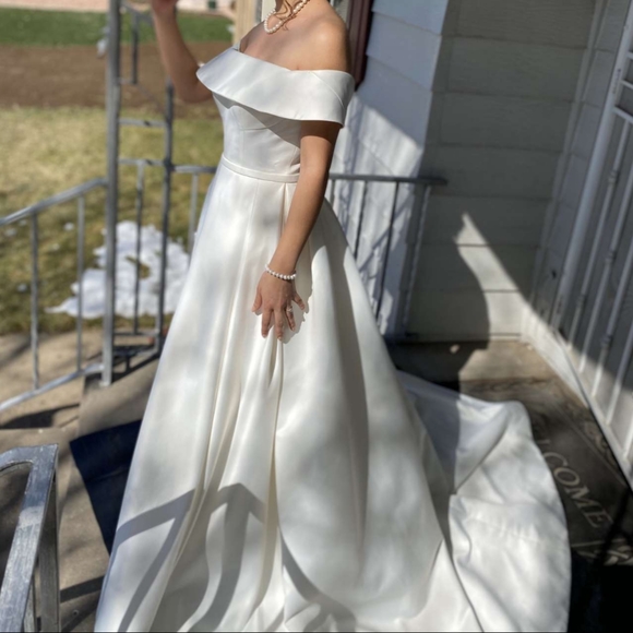 David's Bridal Wedding Dress - Picture 5 of 6